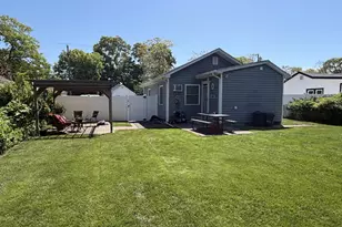 96 Pleasure Ave, Ronkonkoma, NY 11779 - Photo 11