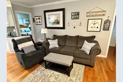 96 Pleasure Avenue, Ronkonkoma, NY 11779 - Photo 7