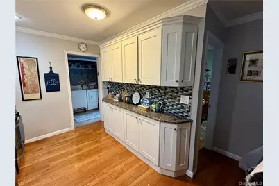 96 Pleasure Avenue, Ronkonkoma, NY 11779 - Photo 5