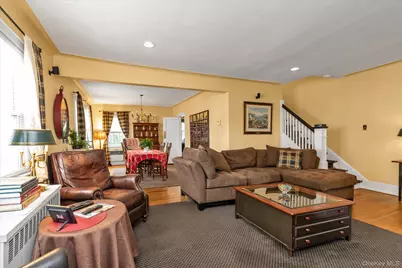 20 Highland Place, Great Neck, NY 11020 - Photo 3