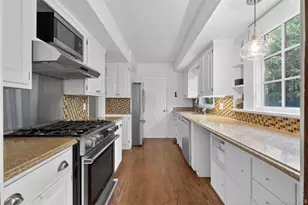 102 Quaker Ridge Rd, Manhasset, NY 11030 - Photo 7
