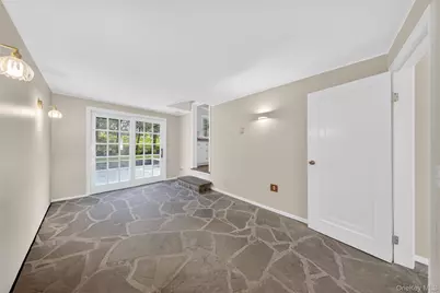 102 Quaker Ridge Road, Manhasset, NY 11030 - Photo 9