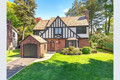 102 Quaker Ridge Road, Manhasset, NY 11030 - Photo 1