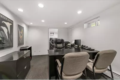 24 Mesa Road, Syosset, NY 11791 - Photo 33