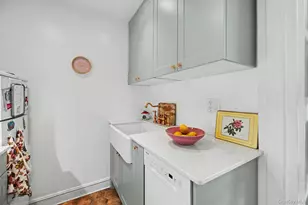485 Pelham Rd, New Rochelle, NY 10805 - Photo 11