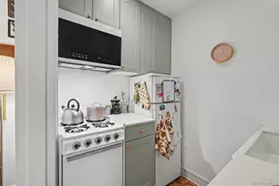 485 Pelham Rd, New Rochelle, NY 10805 - Photo 9