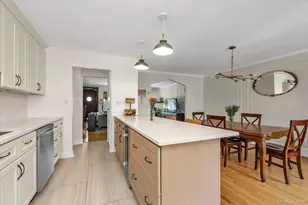 376 Cochran Pl, Valley Stream, NY 11581 - Photo 7
