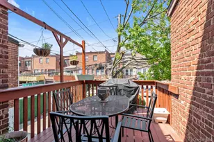 376 Cochran Pl, Valley Stream, NY 11581 - Photo 11
