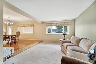 393 Coleridge St, Levittown, NY 11756 - Photo 7
