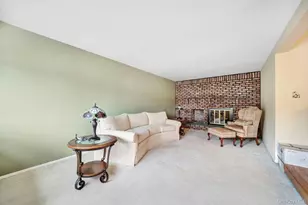 393 Coleridge St, Levittown, NY 11756 - Photo 9