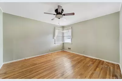393 Coleridge Street, Levittown, NY 11756 - Photo 11