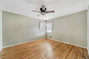 393 Coleridge St, Levittown, NY 11756 - Photo 11