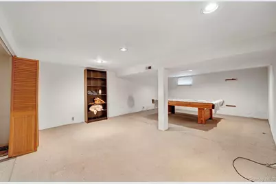 393 Coleridge Street, Levittown, NY 11756 - Photo 15