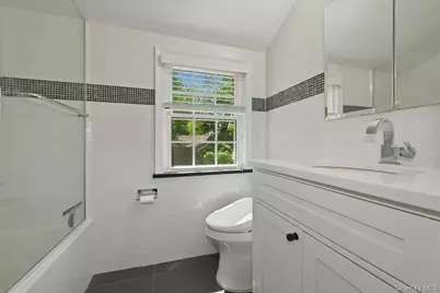214 Nassau Avenue, Munsey Park, NY 11030 - Photo 21