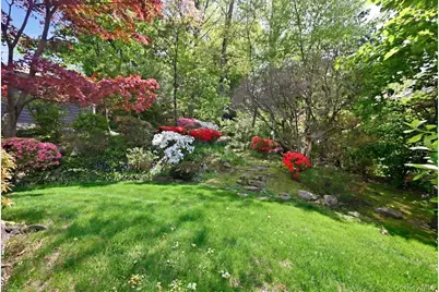 214 Nassau Avenue, Munsey Park, NY 11030 - Photo 23