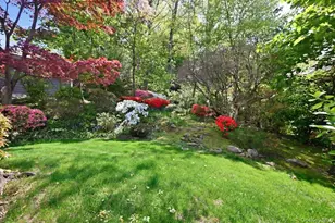 214 Nassau Ave, Munsey Park, NY 11030 - Photo 23