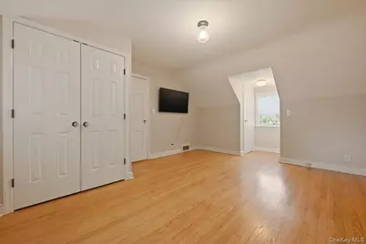 214 Nassau Avenue, Munsey Park, NY 11030 - Photo 19