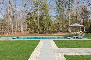 135 Pembroke Dr, East Hampton, NY 11937 - Photo 5