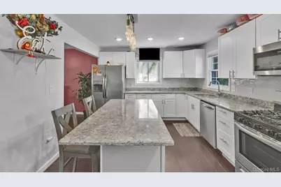27 Camp Drive, Selden, NY 11784 - Photo 9