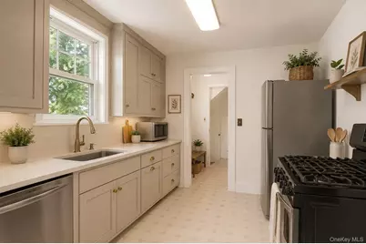 24 Grandview Avenue, White Plains, NY 10605 - Photo 11