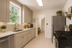 24 Grandview Ave, White Plains, NY 10605 - Photo 11
