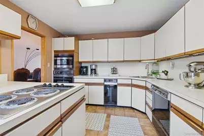 33 Broadway Avenue, Holtsville, NY 11742 - Photo 7