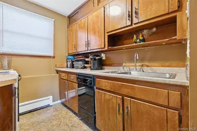 33 Broadway Avenue, Holtsville, NY 11742 - Photo 15