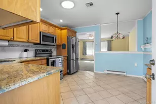 54 Aylesbury Ct, Ridge, NY 11961 - Photo 3