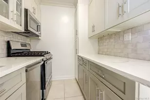 77-34 113th St, Forest Hills, NY 11375 - Photo 17