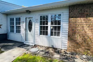 395 Woodbridge Dr, Ridge, NY 11961 - Photo 3