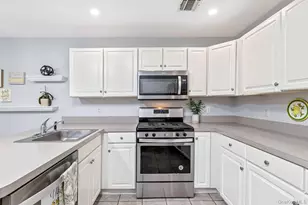 1 Plantation Dr, Hauppauge, NY 11788 - Photo 19