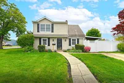 17 Ring Lane, Levittown, NY 11756 - Photo 1