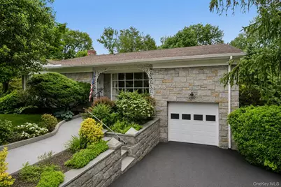1055 Mamaroneck Avenue, White Plains, NY 10605 - Photo 1