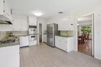 1055 Mamaroneck Avenue, White Plains, NY 10605 - Photo 13