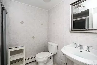 8 Broadfield Place, Glen Cove, NY 11542 - Photo 19