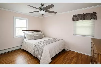 8 Broadfield Place, Glen Cove, NY 11542 - Photo 15