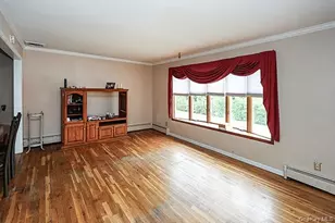 8 Broadfield Pl, Glen Cove, NY 11542 - Photo 17