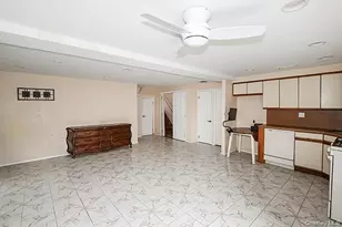 8 Broadfield Pl, Glen Cove, NY 11542 - Photo 21