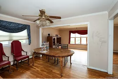 8 Broadfield Place, Glen Cove, NY 11542 - Photo 11