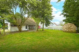 16 Springtime Ln E, Levittown, NY 11756 - Photo 21