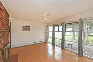 16 Springtime Ln E, Levittown, NY 11756 - Photo 9