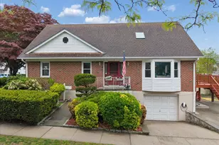 1 Allen Pl, Bronxville, NY 10708 - Photo 1