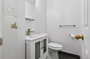 241-31 Oak Park Dr, Douglaston, NY 11362 - Photo 13