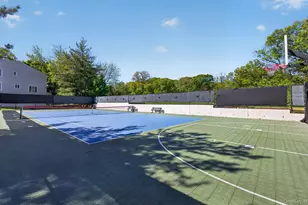 241-31 Oak Park Dr, Douglaston, NY 11362 - Photo 39