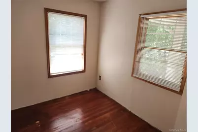 839 Fullerton Avenue, Uniondale, NY 11553 - Photo 13