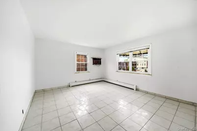 2563 Laconia Avenue, Bronx, NY 10469 - Photo 3