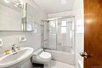 2563 Laconia Avenue, Bronx, NY 10469 - Photo 5