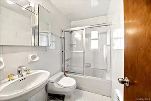 2563 Laconia Ave, Bronx, NY 10469 - Photo 5
