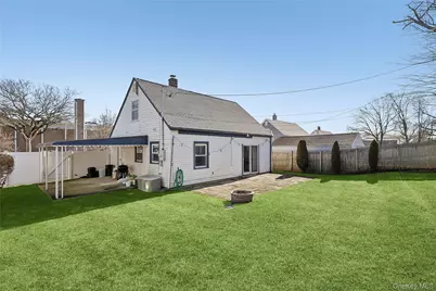 22 Shelter Lane, Levittown, NY 11756 - Photo 13
