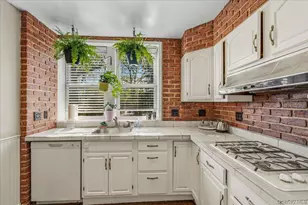 70-03 37th Ave, Jackson Heights, NY 11372 - Photo 9